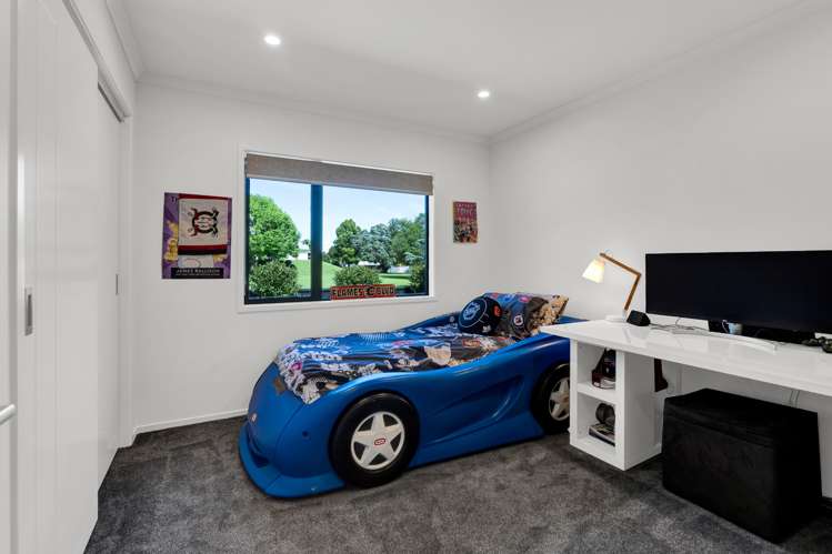 6 Francis Douglas Drive Westown_19