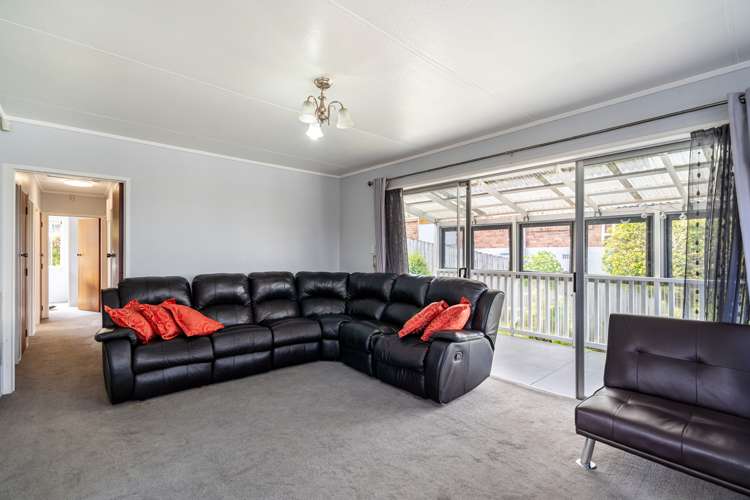 52 Ayton Drive Totara Vale_13