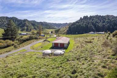 2560 Rawhitiroa Road_4