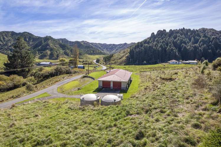 2560 Rawhitiroa Road Eltham_4