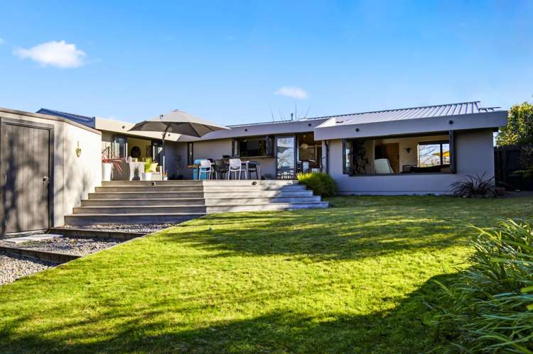 11 Armstrong Grove Hilltop_22
