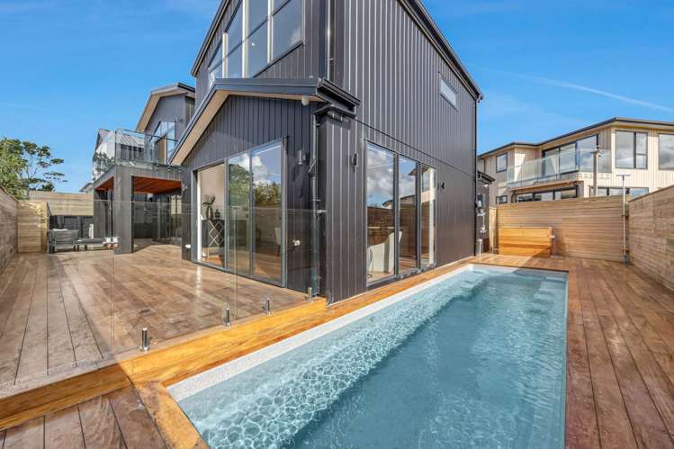 4 Taku Close Long Bay_19