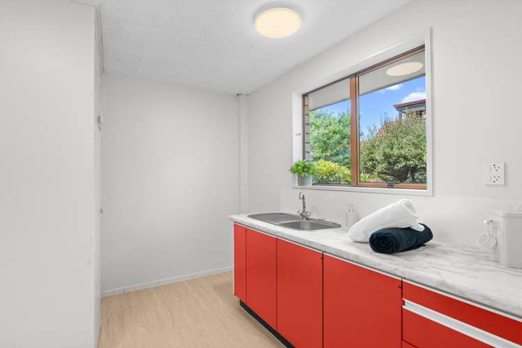 17 Yellowstone Crescent Burwood_16