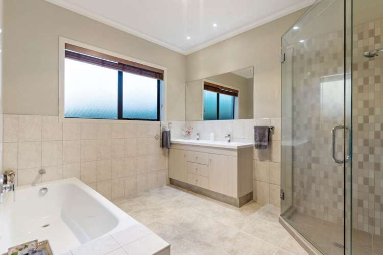 16 Lynwood Grove Dairy Flat_24