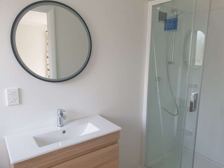 42 Matatua Road Raumati Beach_5