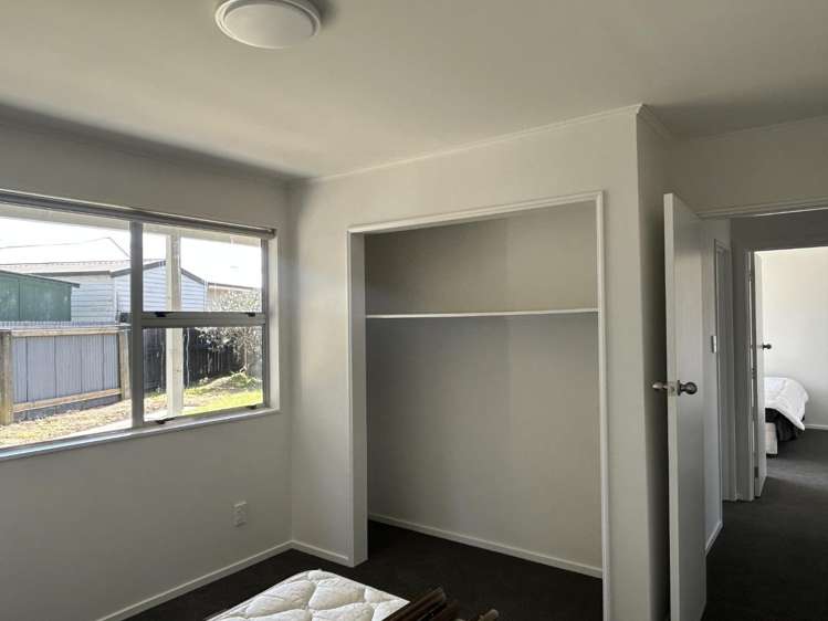 3/2 Percy Street 10706_11