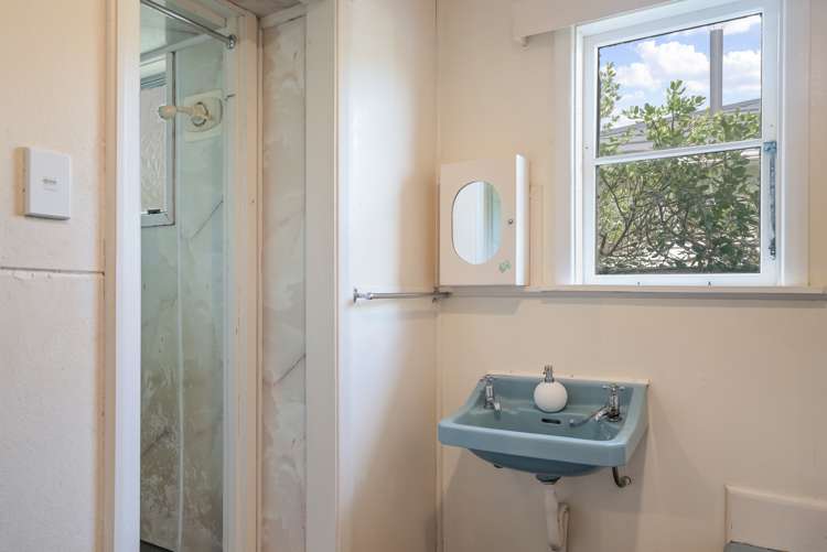 106 Wellington Road Paekakariki_12