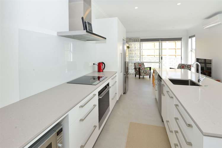 3 Couldrey Crescent Red Beach_5