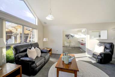 2/7 Glenys Place_4