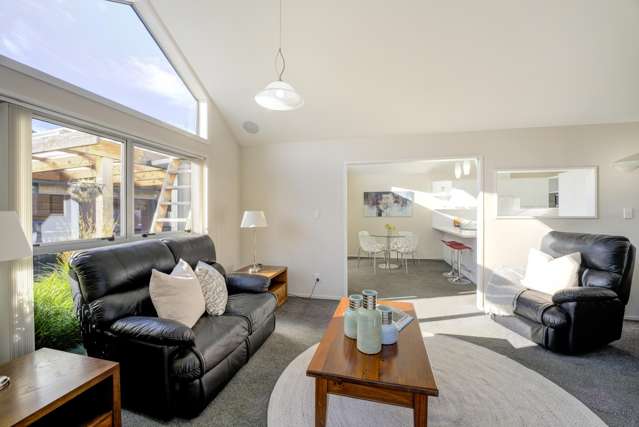 2/7 Glenys Place Broomfield_4