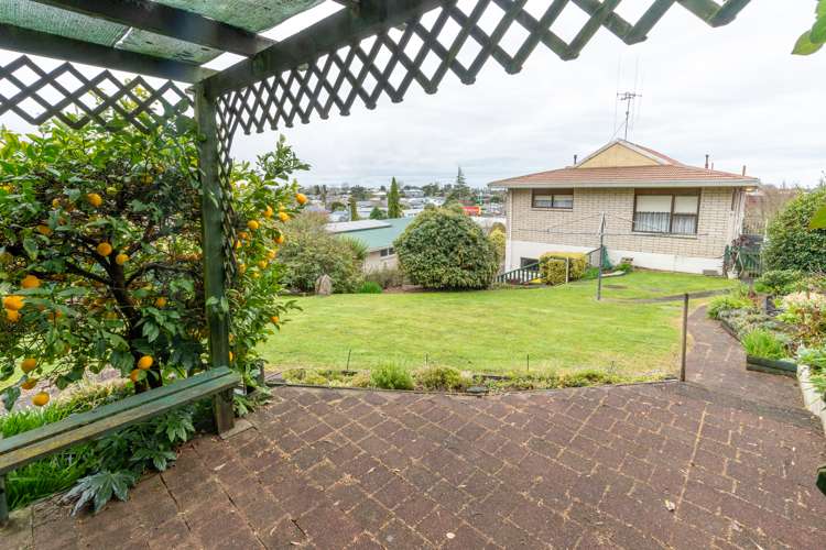 51 Resthill Crescent Glenview_8