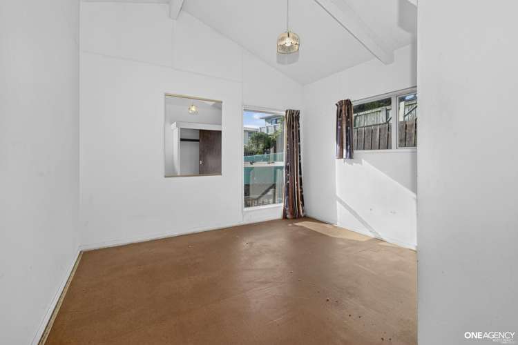 129 Gloaming Hill Titahi Bay_13