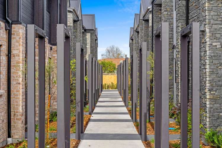 16/10 Fathom Place Te Atatu Peninsula_10