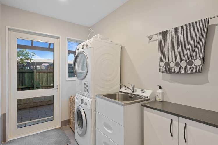 7 Douglas Street Lincoln_17