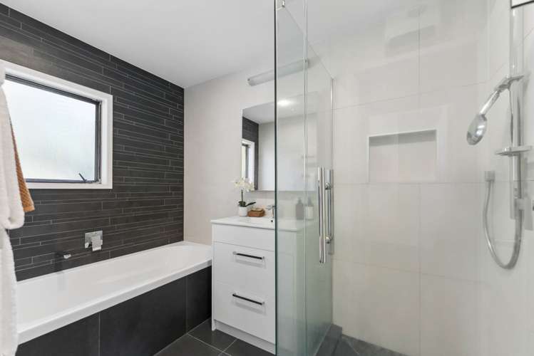 1/6 Sandiacre Way Browns Bay_13