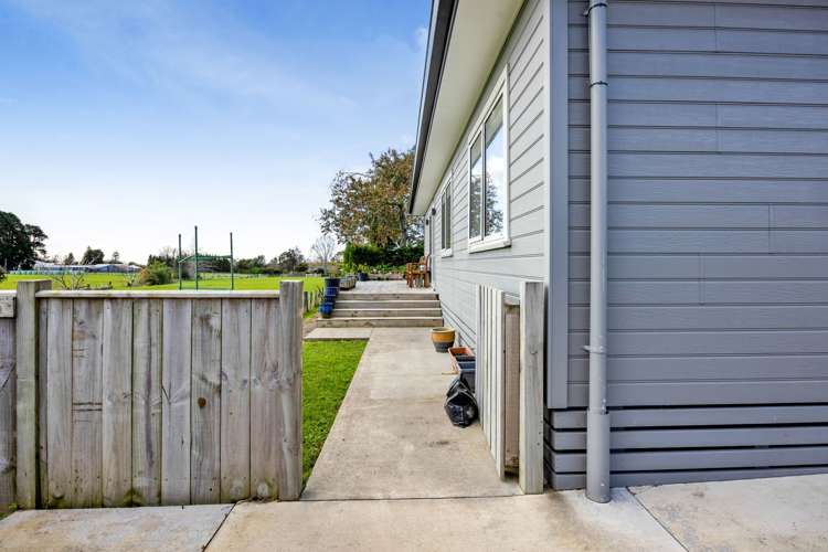 8 Manatu Lane Inglewood_18