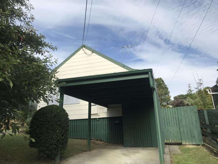 72 Vodanovich Road Te Atatu South_1