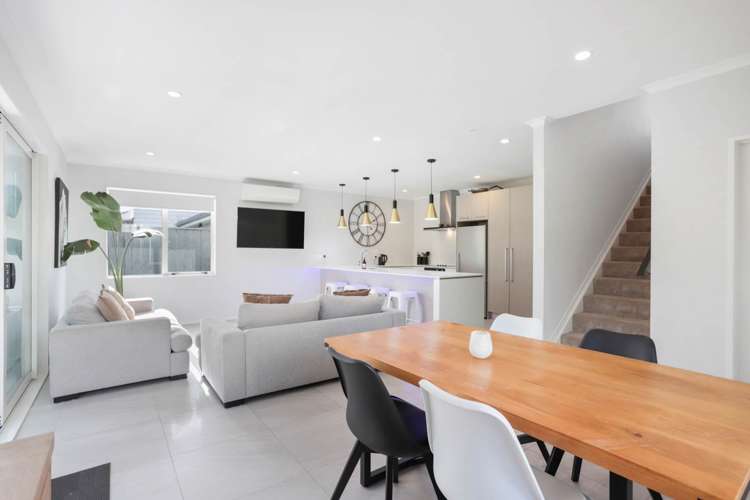 16 Samuel Cassidy Avenue Swanson_5