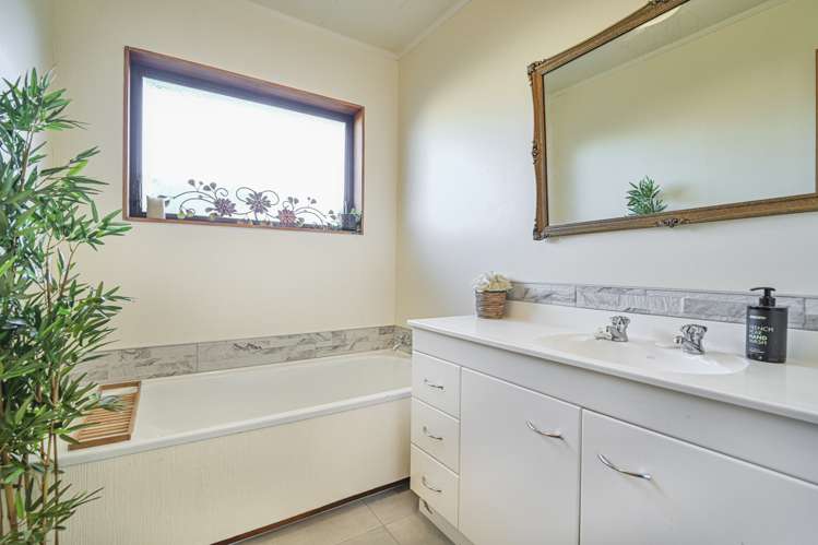 1422 Woodstock Avenue Mayfair_6