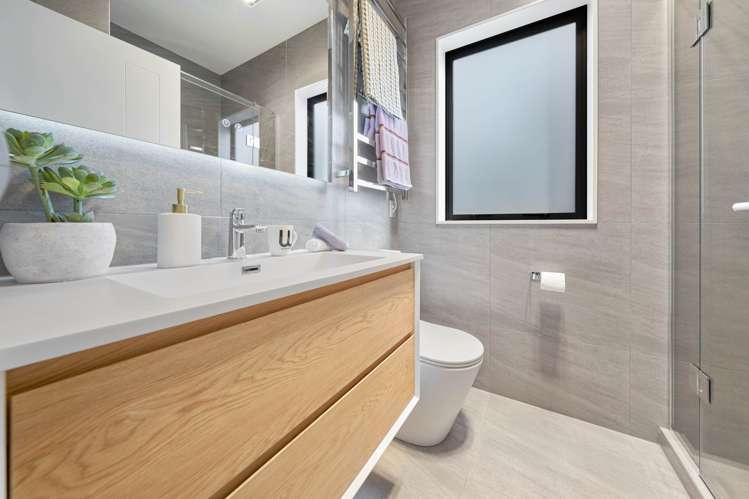 25 Paretao Street Massey_13