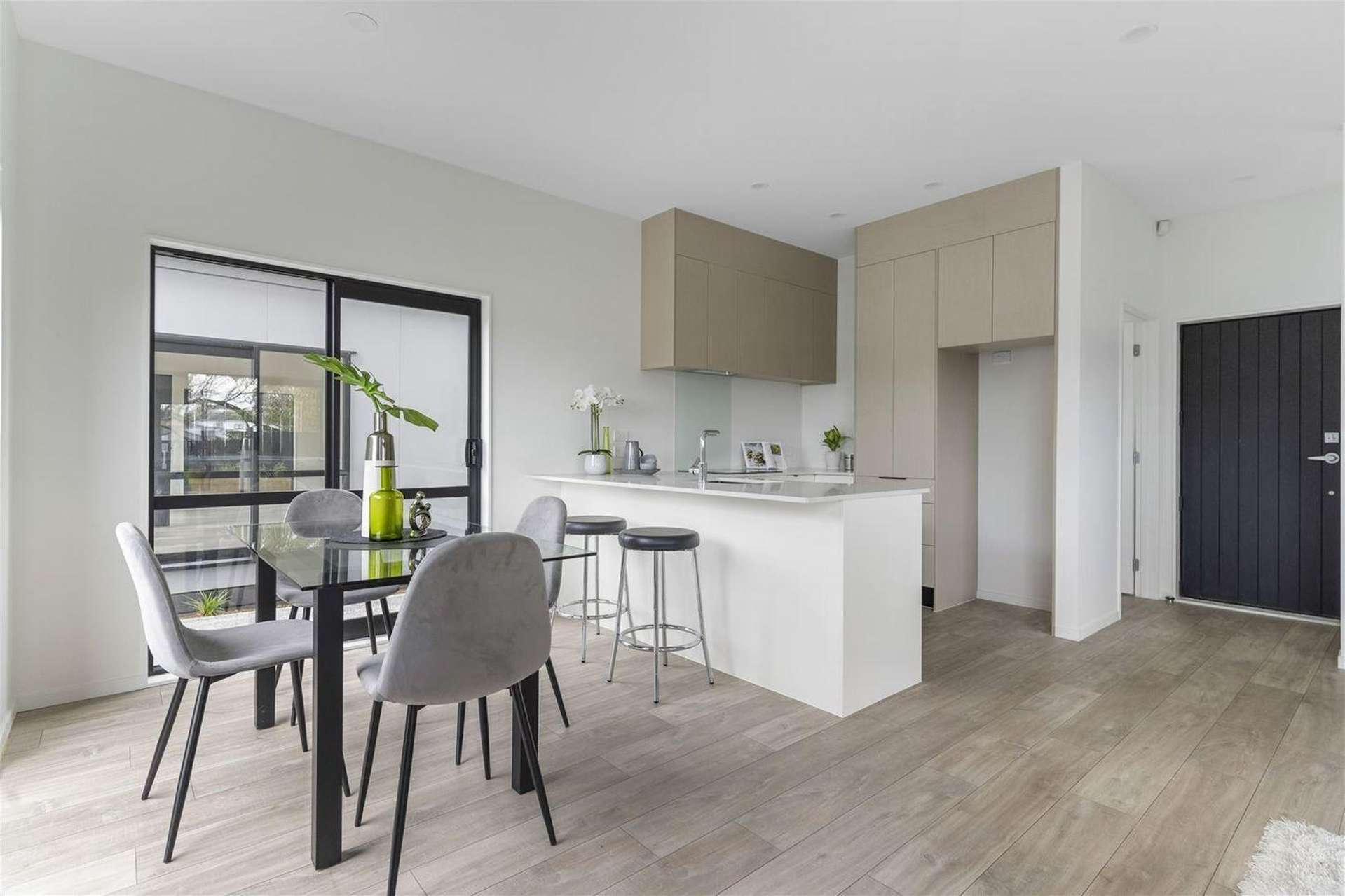 61-B Andrew Road 10679_0