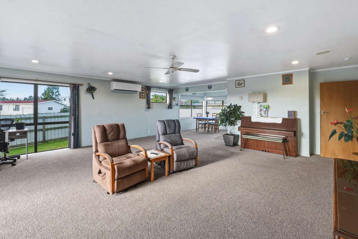 17 Byron Grove_4