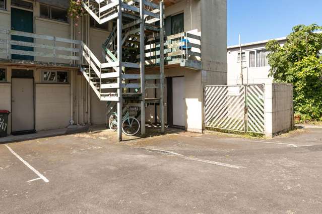 1/17 Esplanade Road Mount Eden_2