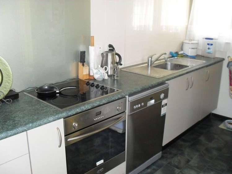 100 Laurie Lane Thames_6