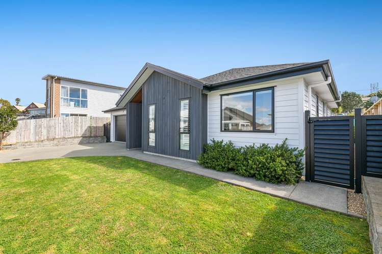 13 Surf View Crescent Red Beach_23