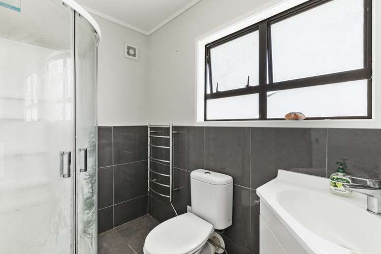 1/16 Rosier Road Glen Eden_8