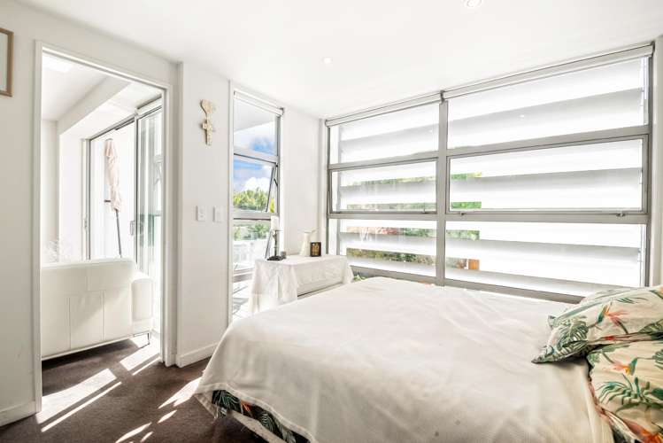 201/19 Surrey Crescent_5