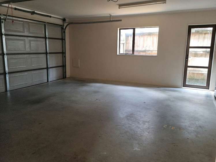 41 Baverstock Road Flat Bush_11