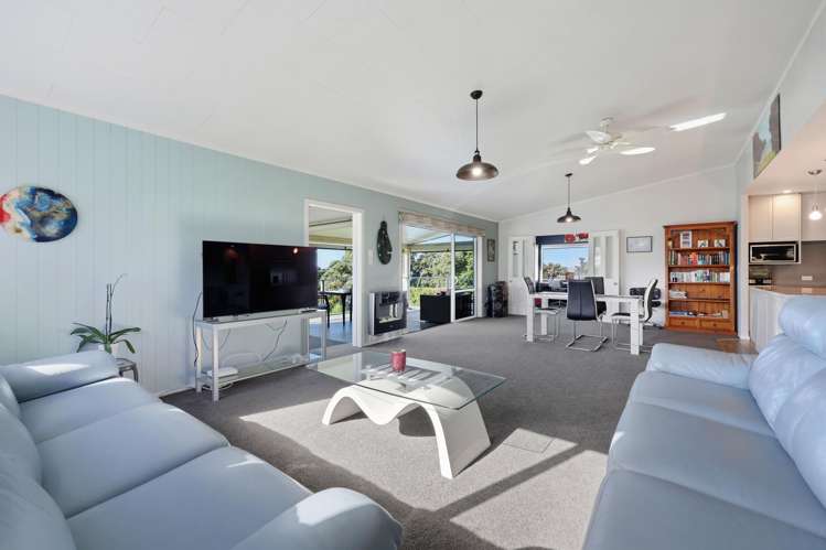 49 Torkar Road Clarks Beach_10