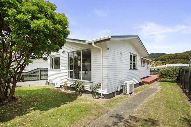 11 Karamea Grove Wainuiomata_1