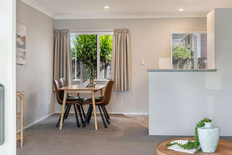 1/2 Doment Crescent Orewa_11