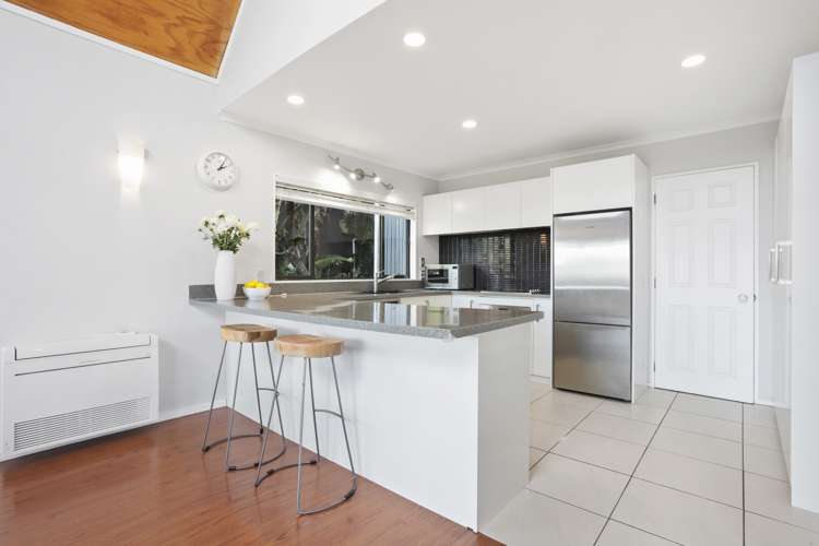 428 Huia Road Laingholm_10