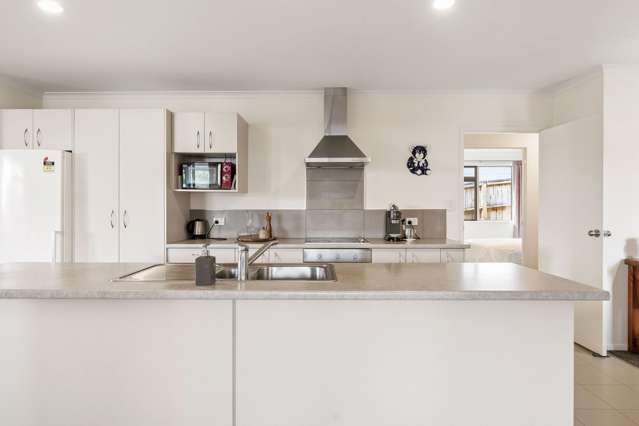 2 Austen Way Hairini_3