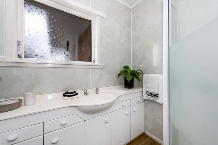 19 Tudor Crescent Chedworth_11