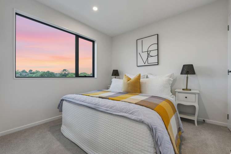 3B & 3C Towra Place Botany Downs_9
