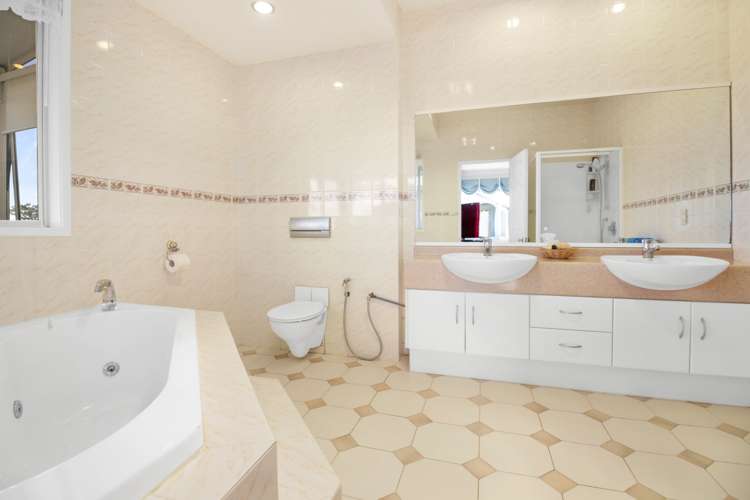 6 Beach Road Mellons Bay_9