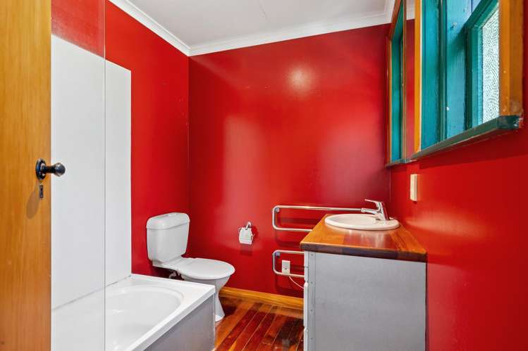 15 Montrose Place Takaro_14