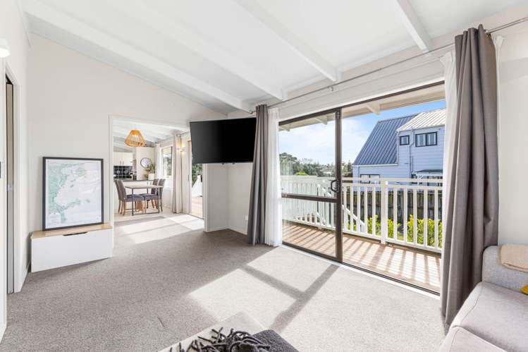 8 Dobell Road Stanmore Bay_8