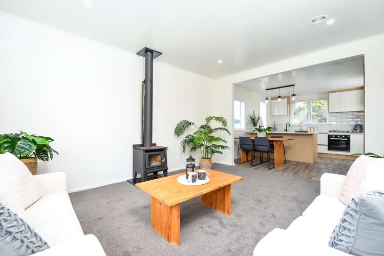 5 Morrison Crescent Glenview_13