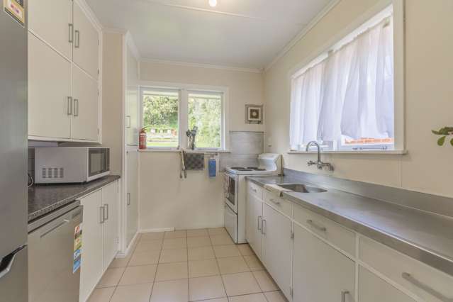 61 Taylor Terrace Tawa_2