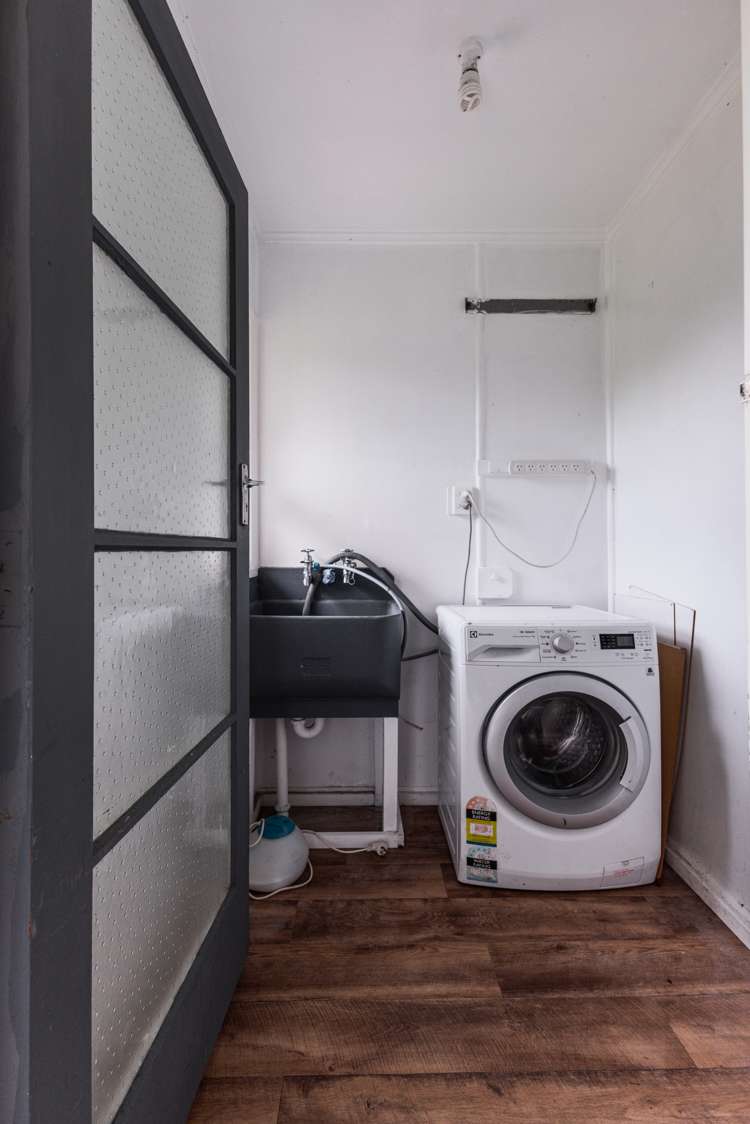 272 Fox Street Hamilton East_11