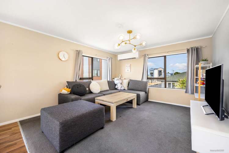 2/5 Abbotleigh Avenue Te Atatu Peninsula_5