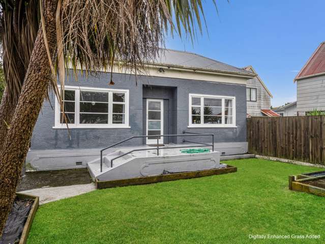 Convenient Family Living on Pitt Street