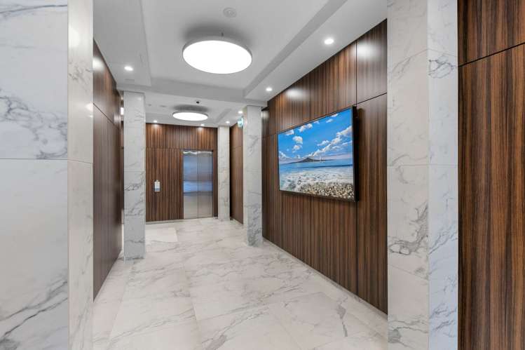 1105/47 Beach Road City Centre_15