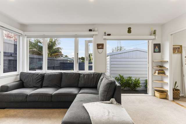 11 Grainger Road Te Atatu South_1