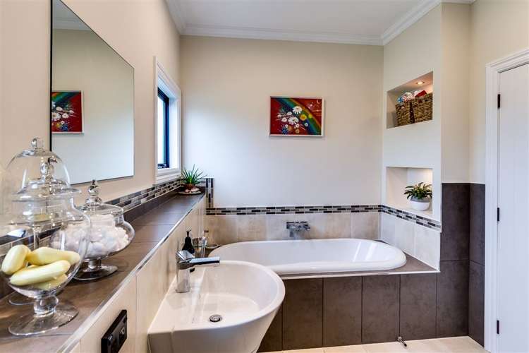 10 Outlook Terrace Taradale_13